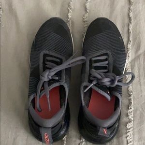 Pink and gray Nike 270’s